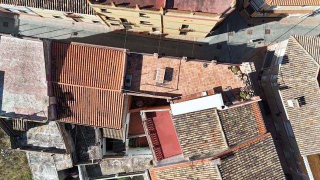 2 Zimmer Haus zu verkaufen in Orba mit Garage - 275.000 € (Ref: 9230646)