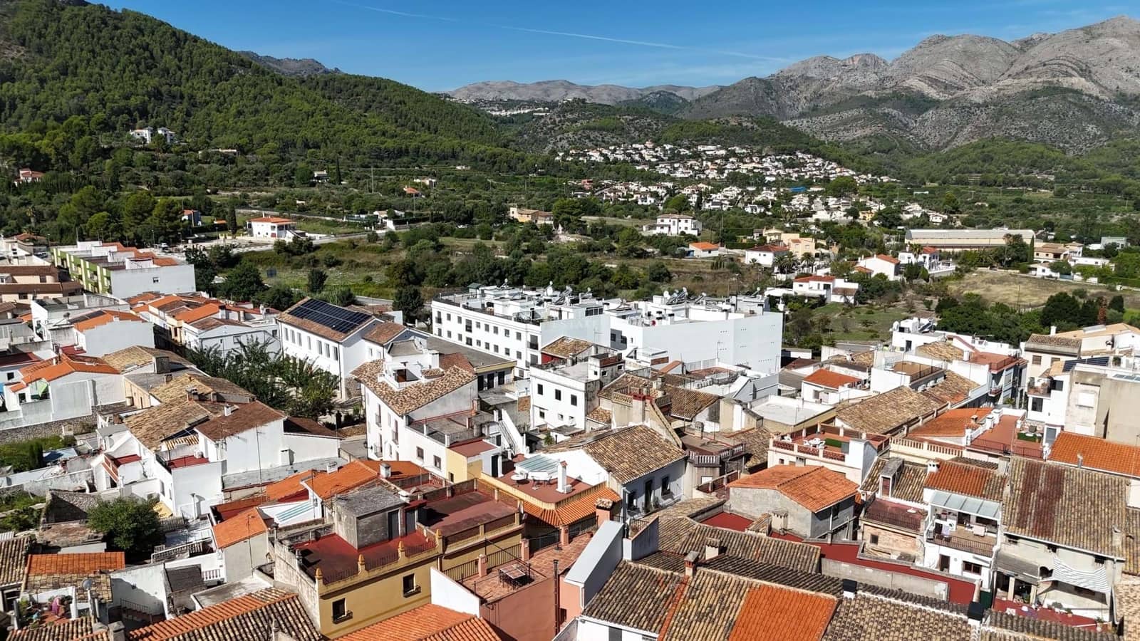 2 Zimmer Haus zu verkaufen in Orba mit Garage - 275.000 € (Ref: 9230646)