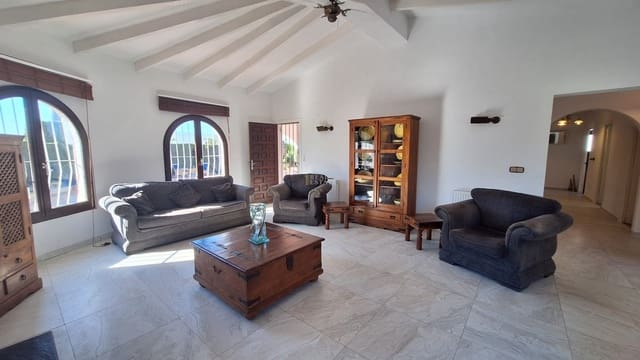 4 bedroom Villa for sale in Benissa with pool - € 699,950 (Ref: 9278798)