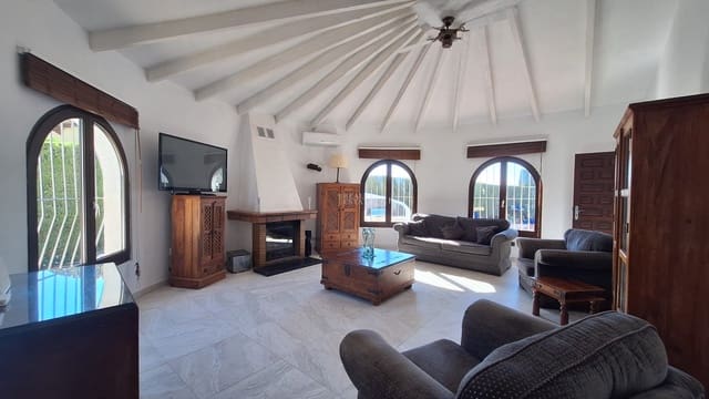 4 bedroom Villa for sale in Benissa with pool - € 699,950 (Ref: 9278798)