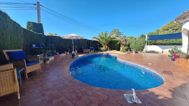 4 bedroom Villa for sale in Benissa with pool - € 699,950 (Ref: 9278798)