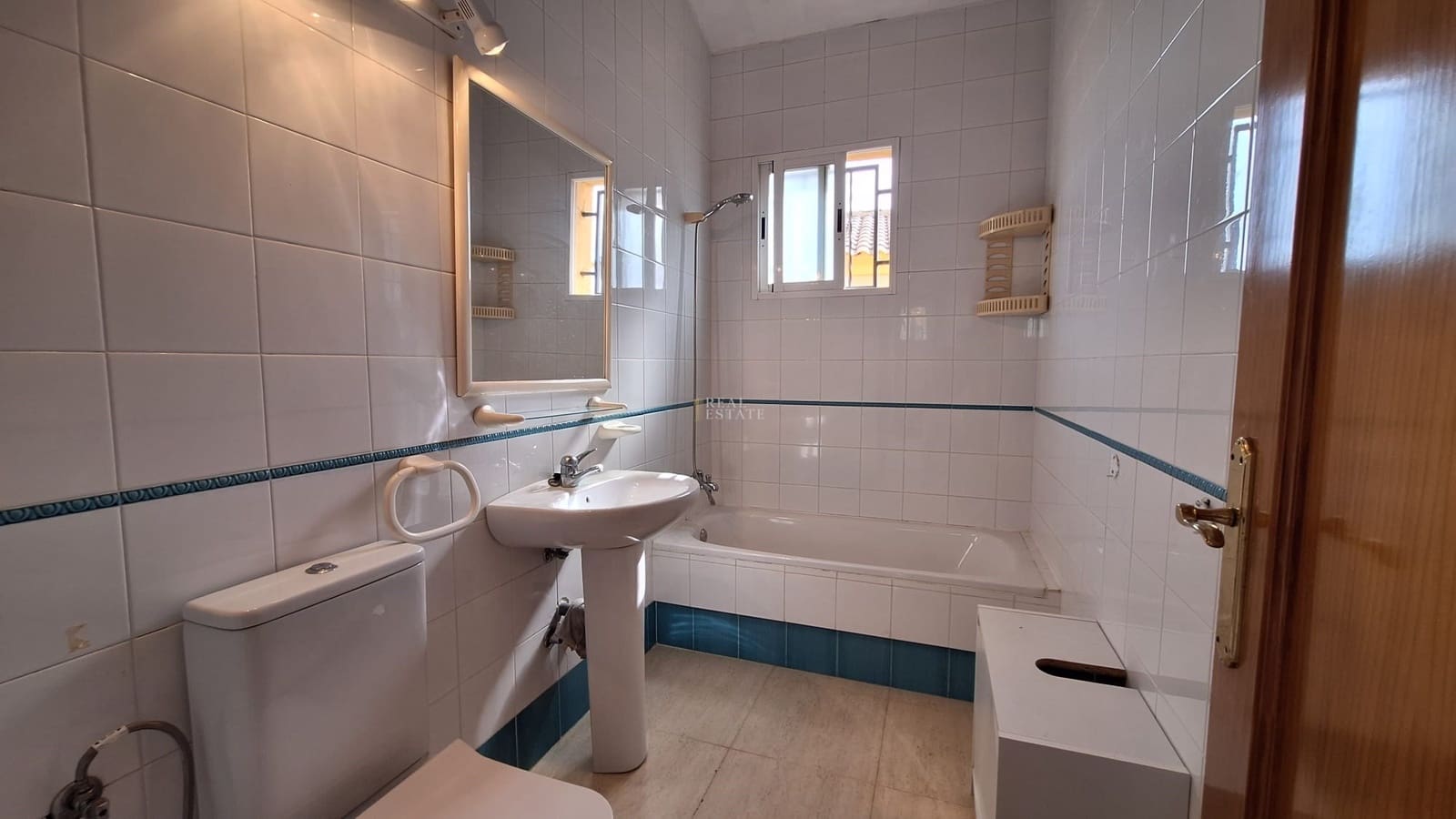 3 bedroom Villa for sale in Polop with pool - € 280,000 (Ref: 9356419)