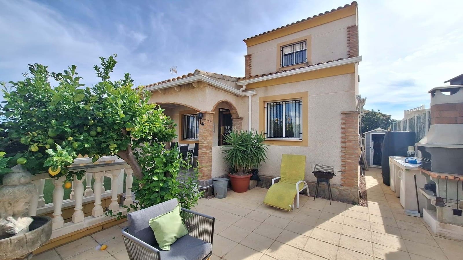 3 bedroom Villa for sale in Polop with pool - € 280,000 (Ref: 9356419)