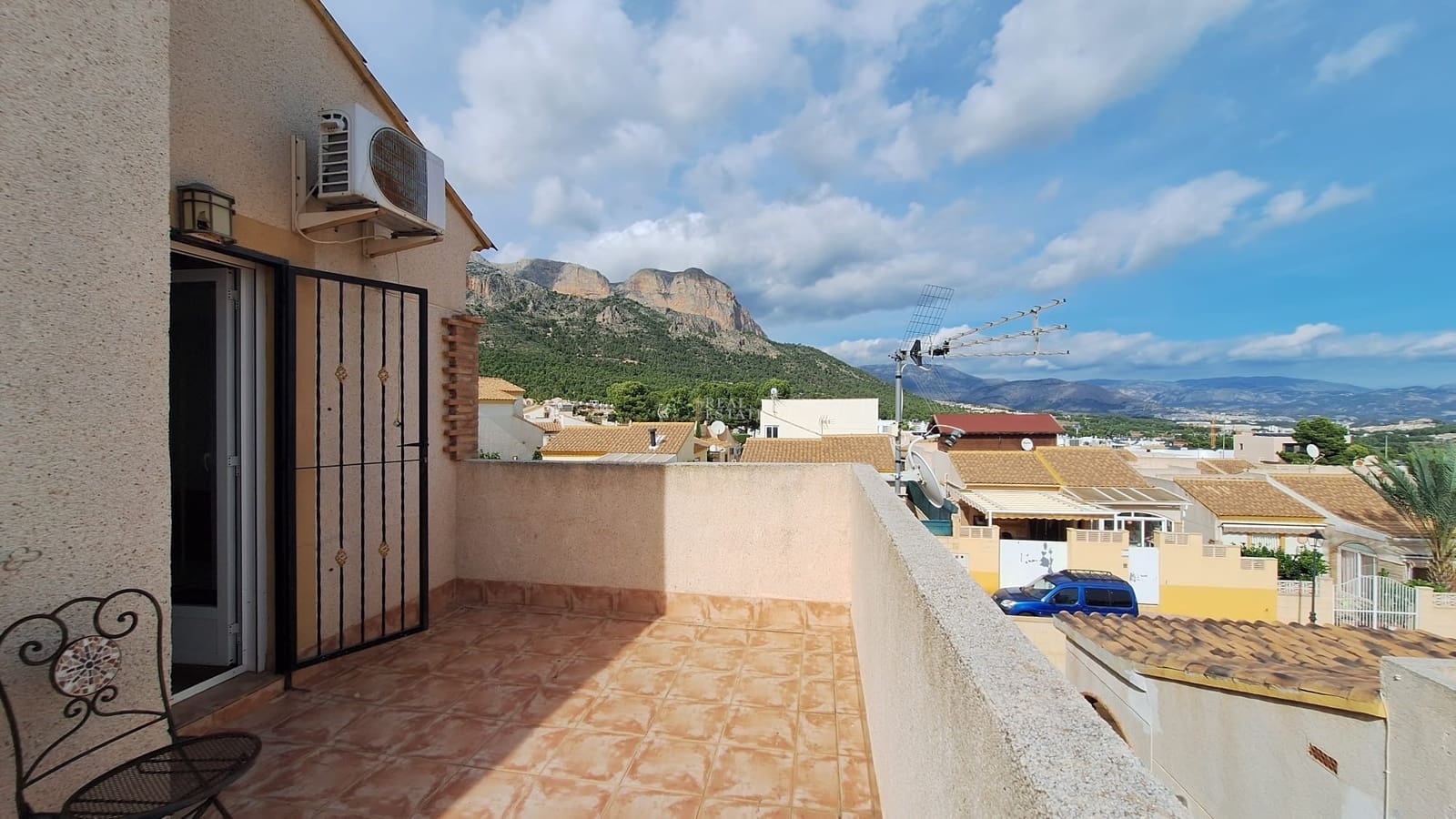 3 bedroom Villa for sale in Polop with pool - € 280,000 (Ref: 9356419)