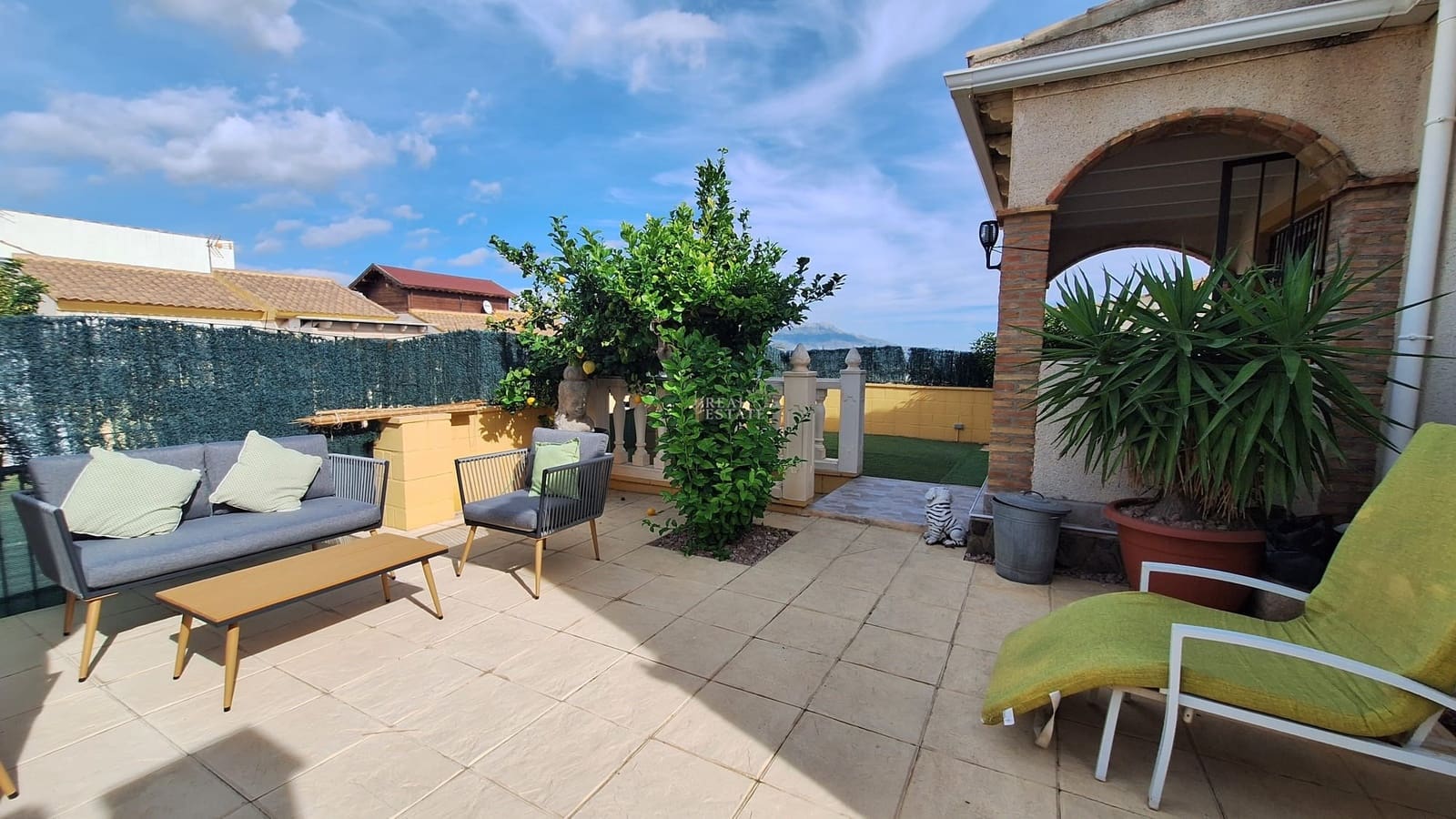 3 bedroom Villa for sale in Polop with pool - € 280,000 (Ref: 9356419)