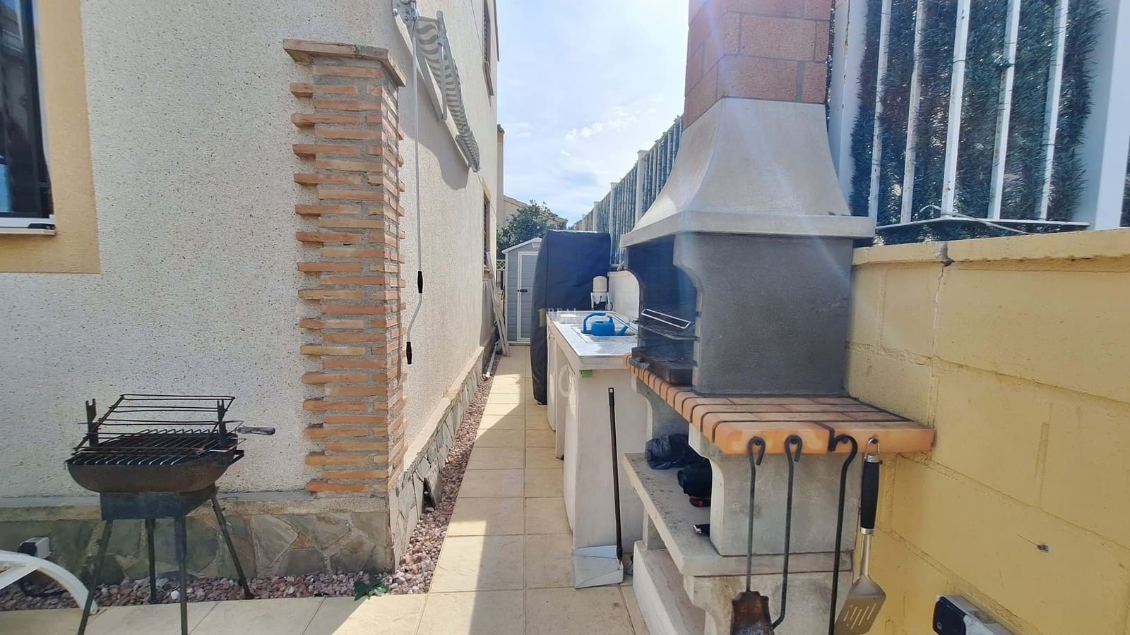 3 bedroom Villa for sale in Polop with pool - € 280,000 (Ref: 9356419)