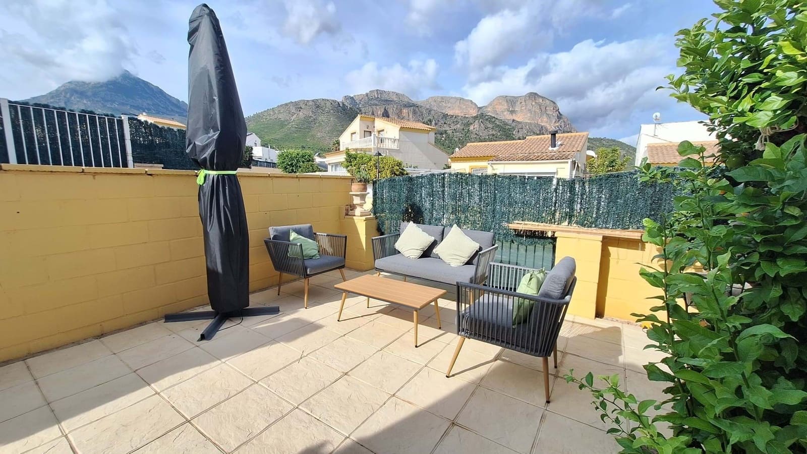 3 bedroom Villa for sale in Polop with pool - € 280,000 (Ref: 9356419)