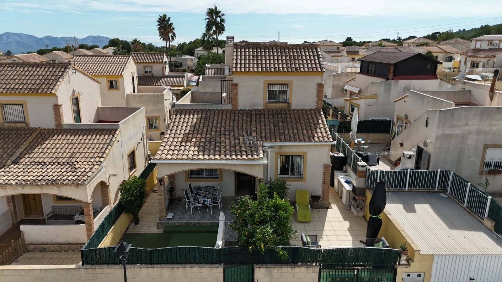 3 bedroom Villa for sale in Polop with pool - € 280,000 (Ref: 9356419)