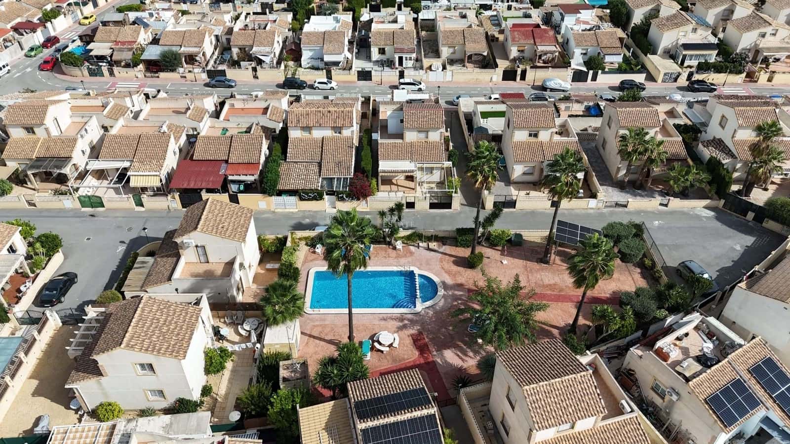 3 bedroom Villa for sale in Polop with pool - € 280,000 (Ref: 9356419)