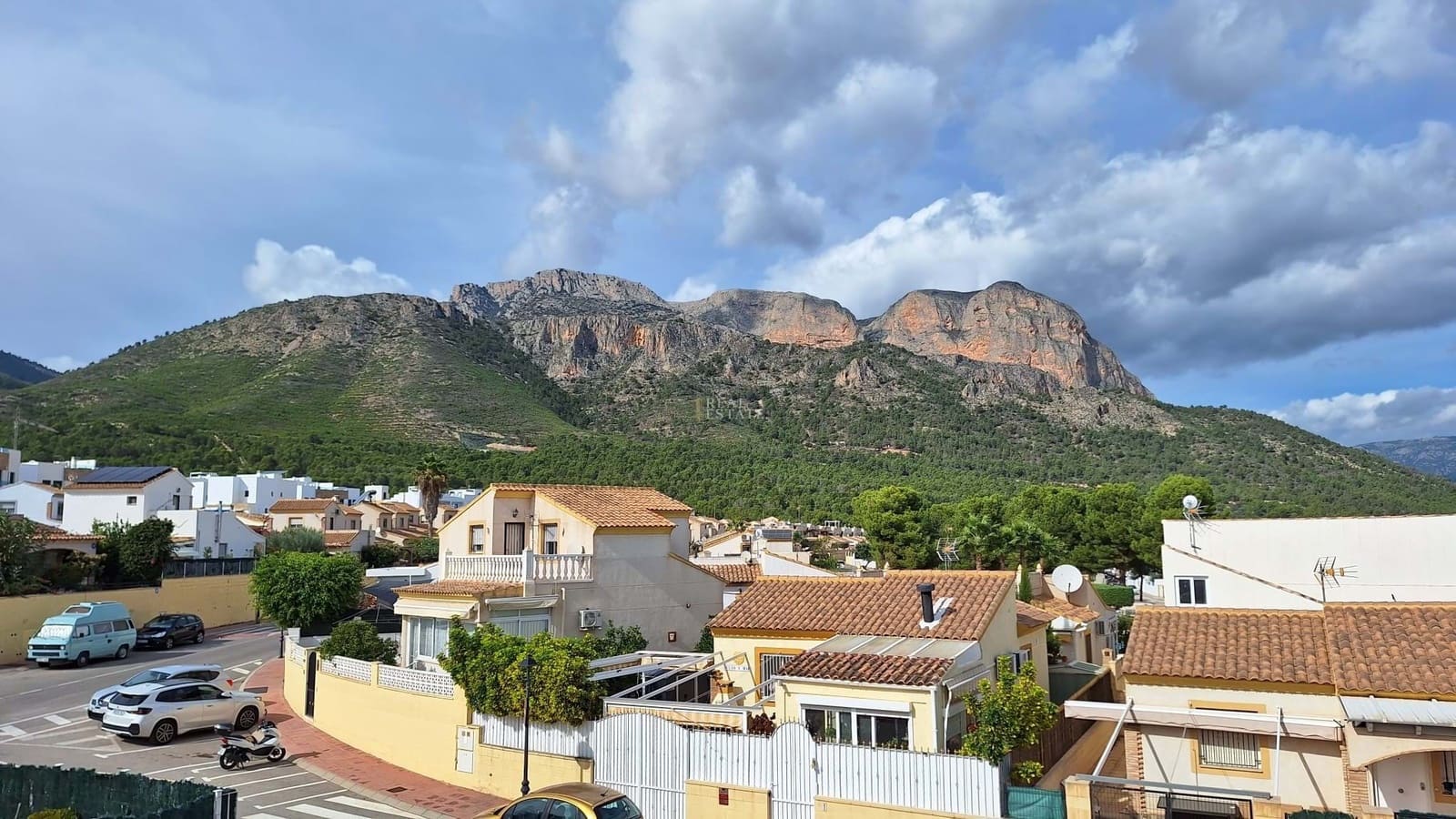 3 bedroom Villa for sale in Polop with pool - € 280,000 (Ref: 9356419)