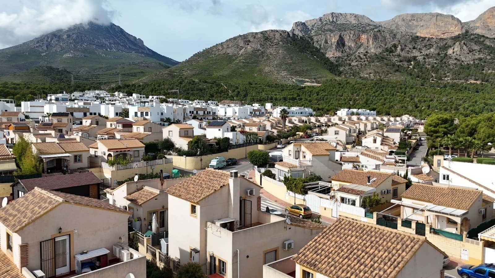 3 bedroom Villa for sale in Polop with pool - € 280,000 (Ref: 9356419)