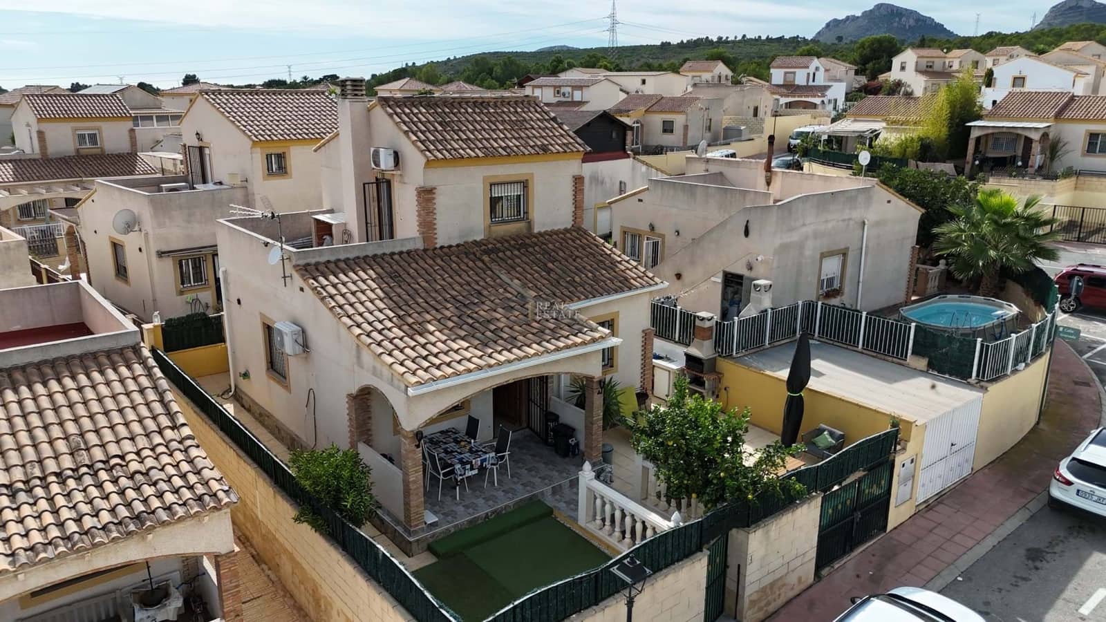3 bedroom Villa for sale in Polop with pool - € 280,000 (Ref: 9356419)