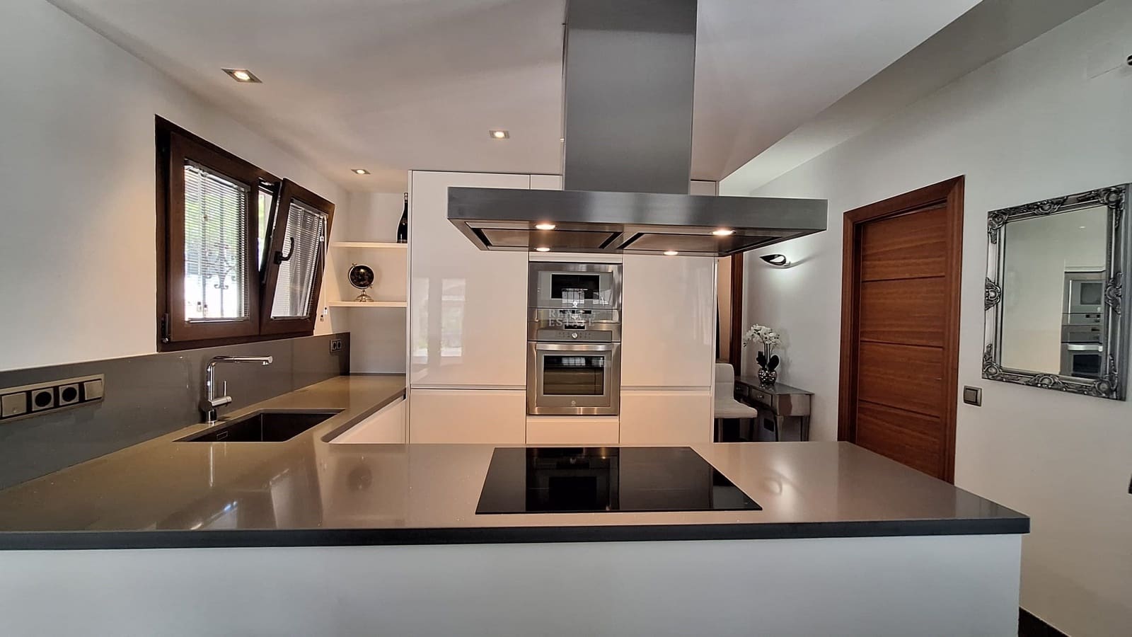 Chalet de 3 habitaciones en Moraira en venta con piscina - 575.000 € (Ref: 9371434)