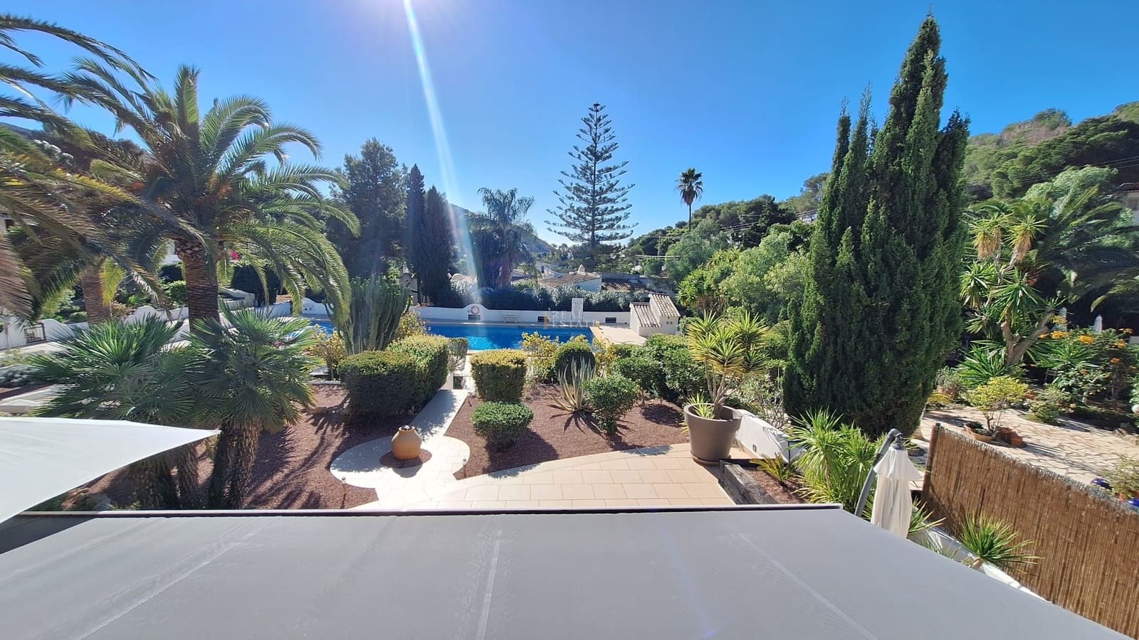 Chalet de 3 habitaciones en Moraira en venta con piscina - 575.000 € (Ref: 9371434)