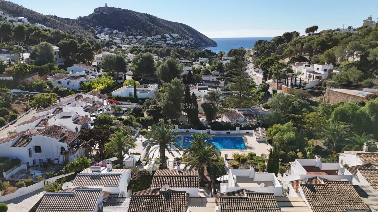 Chalet de 3 habitaciones en Moraira en venta con piscina - 575.000 € (Ref: 9371434)