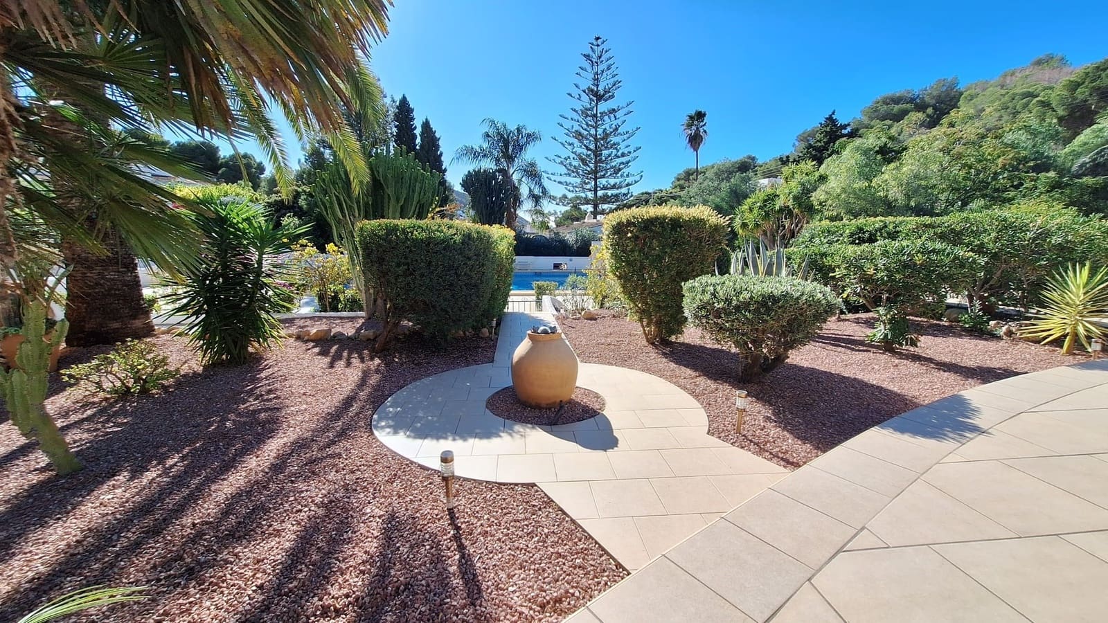 Chalet de 3 habitaciones en Moraira en venta con piscina - 575.000 € (Ref: 9371434)