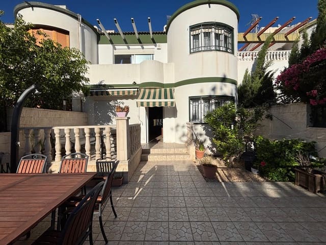 5 bedroom Townhouse for sale in El Campello with pool garage - € 485,000 (Ref: 9380754)