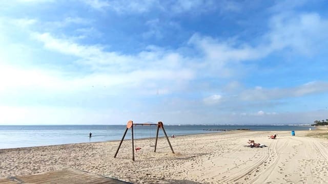 1 quarto Apartamento para venda em La Manga del Mar Menor com piscina - 110 000 € (Ref: 9386648)