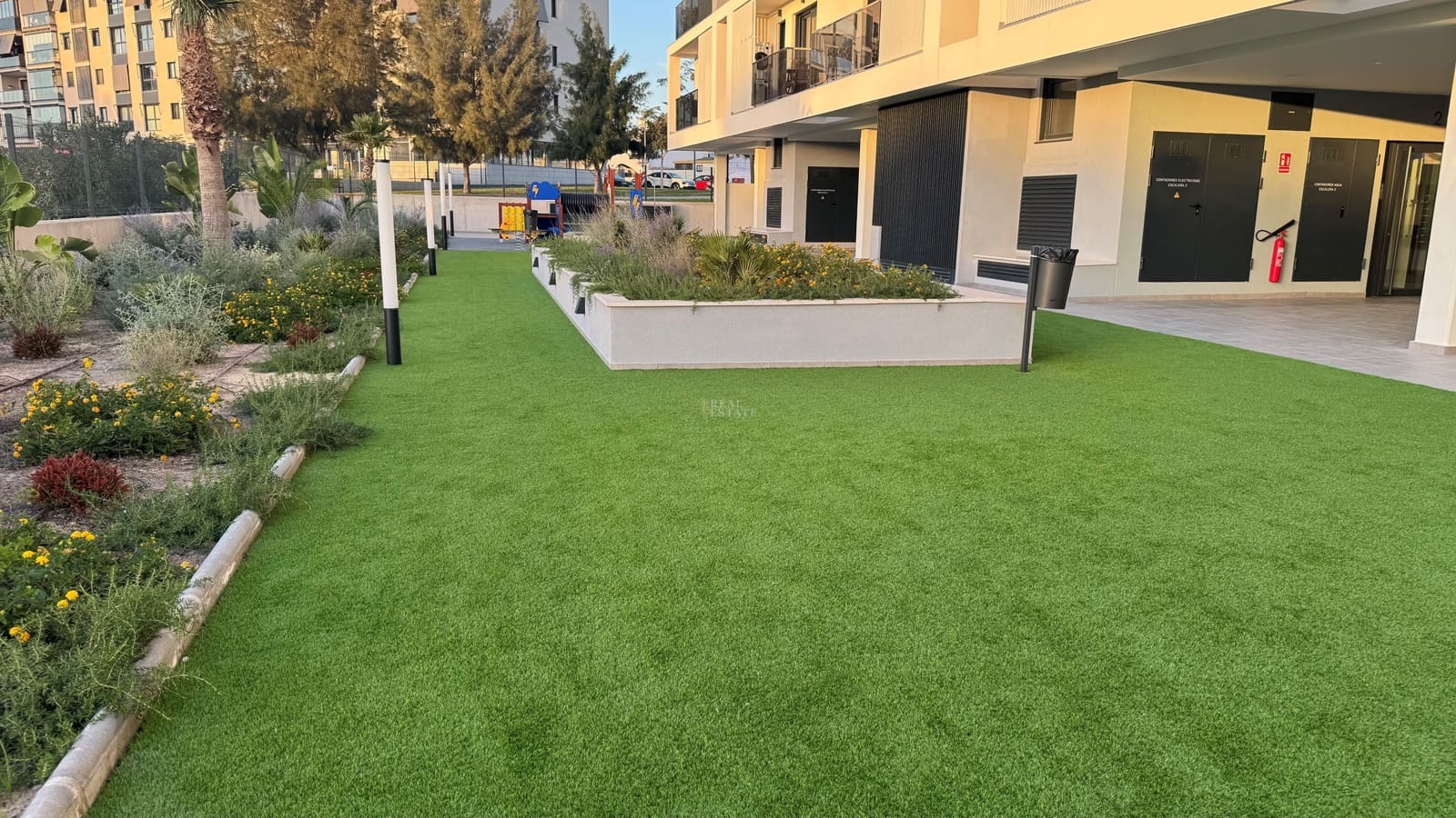 3 makuuhuone Huoneisto myytävänä paikassa Alicante kaupunki mukana uima-altaan 
autotalli - 425 000 € (Ref: 9386649)