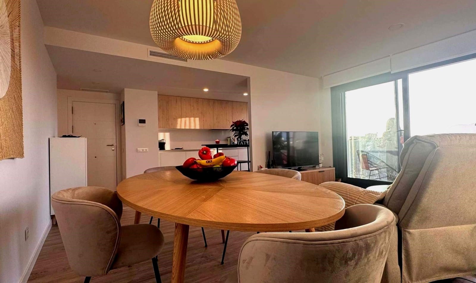 3 makuuhuone Huoneisto myytävänä paikassa Alicante kaupunki mukana uima-altaan 
autotalli - 425 000 € (Ref: 9386649)