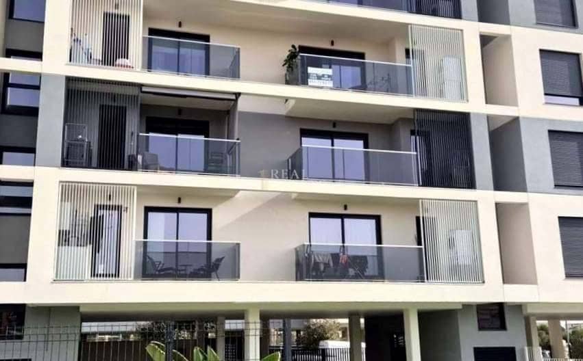 3 makuuhuone Huoneisto myytävänä paikassa Alicante kaupunki mukana uima-altaan 
autotalli - 425 000 € (Ref: 9386649)