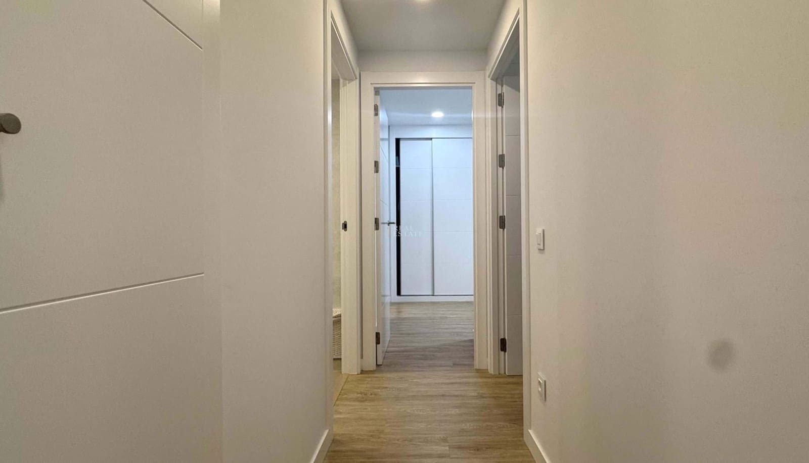 3 makuuhuone Huoneisto myytävänä paikassa Alicante kaupunki mukana uima-altaan 
autotalli - 425 000 € (Ref: 9386649)