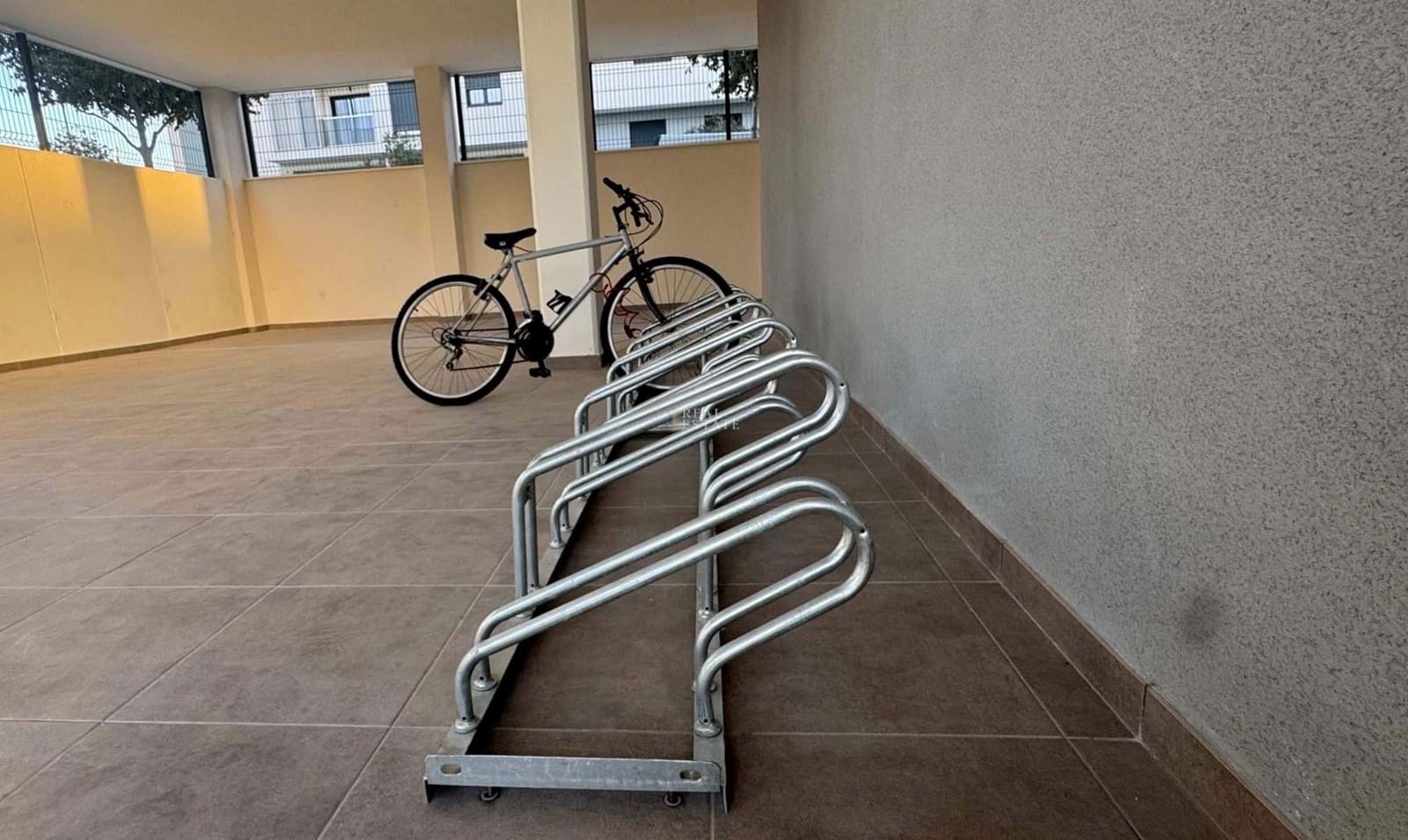 3 makuuhuone Huoneisto myytävänä paikassa Alicante kaupunki mukana uima-altaan 
autotalli - 425 000 € (Ref: 9386649)