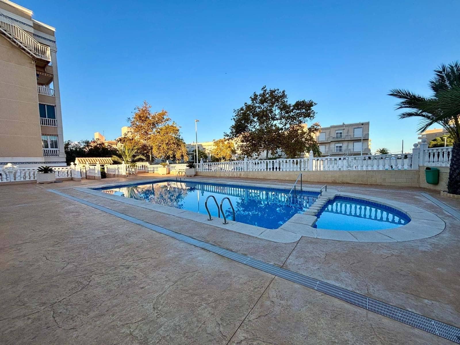 2 bedroom Apartment for sale in Elche / Elx with pool garage - € 189,900 (Ref: 9404469)