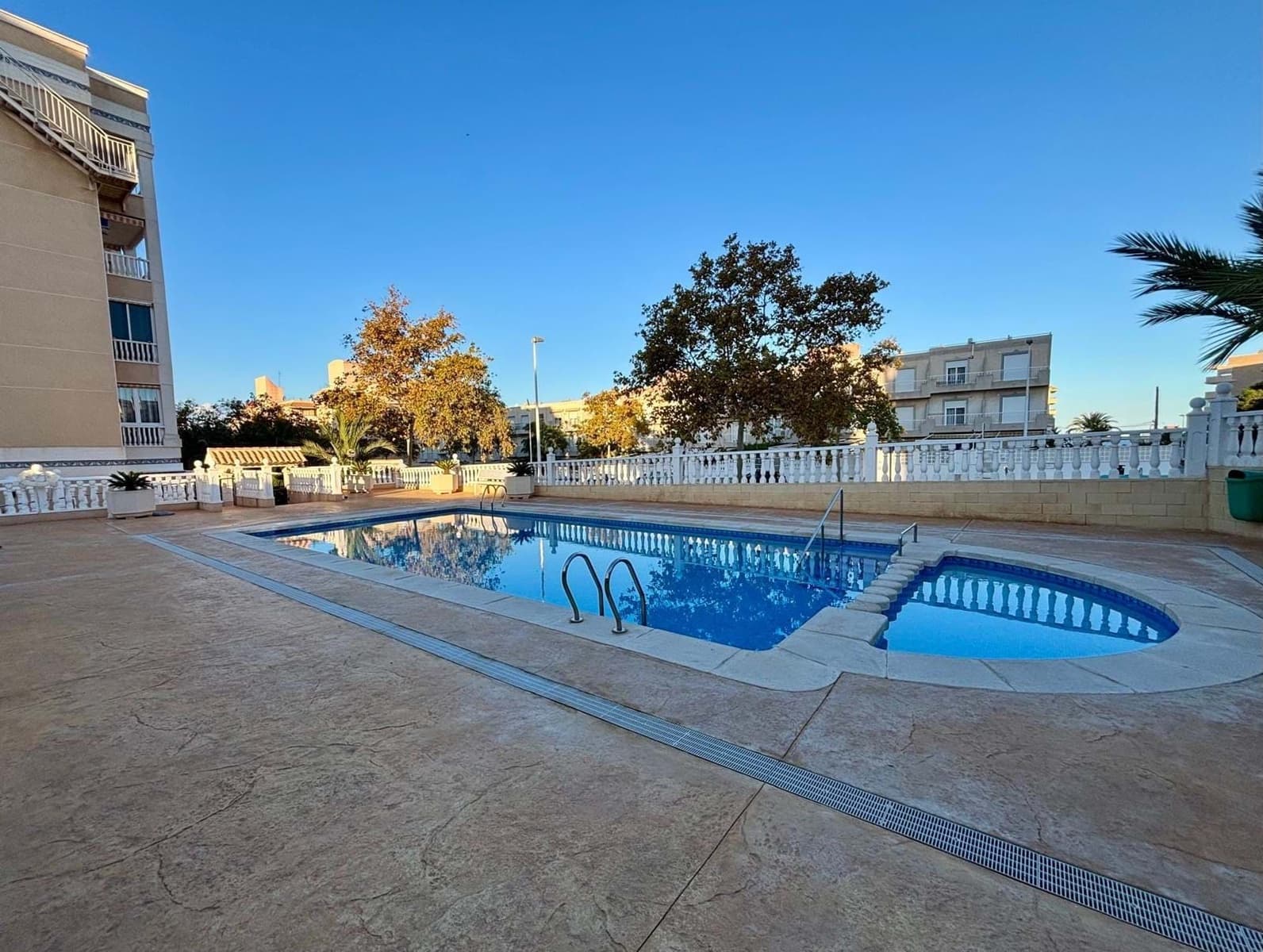 2 bedroom Apartment for sale in Elche / Elx with pool garage - € 189,900 (Ref: 9404469)