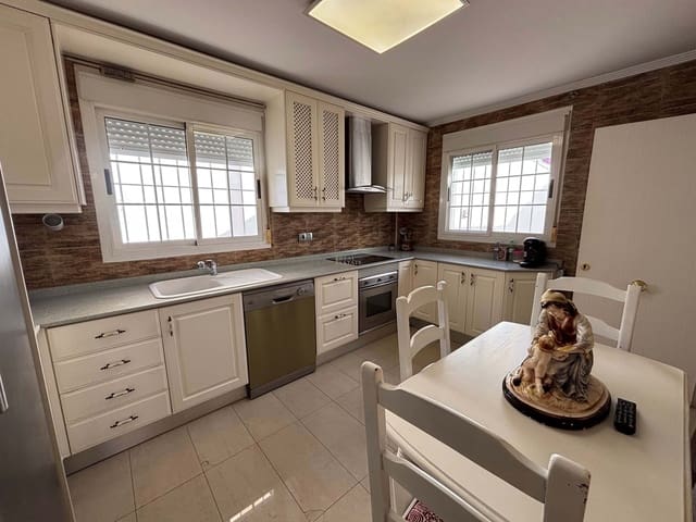 Chalet de 5 habitaciones en Alicante / Alacant ciudad en venta con piscina garaje - 740.000 € (Ref: 9404470)