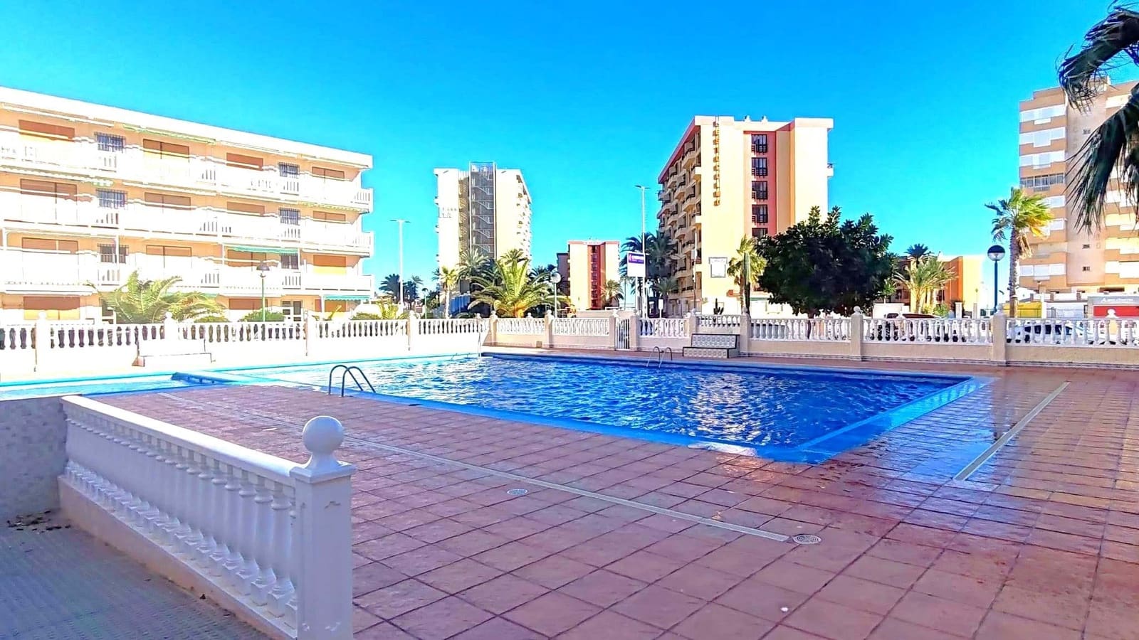 1 bedroom Apartment for sale in La Manga del Mar Menor with pool garage - € 123,900 (Ref: 9405809)