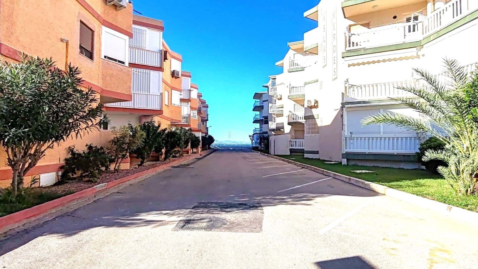 1 bedroom Apartment for sale in La Manga del Mar Menor with pool garage - € 123,900 (Ref: 9405809)