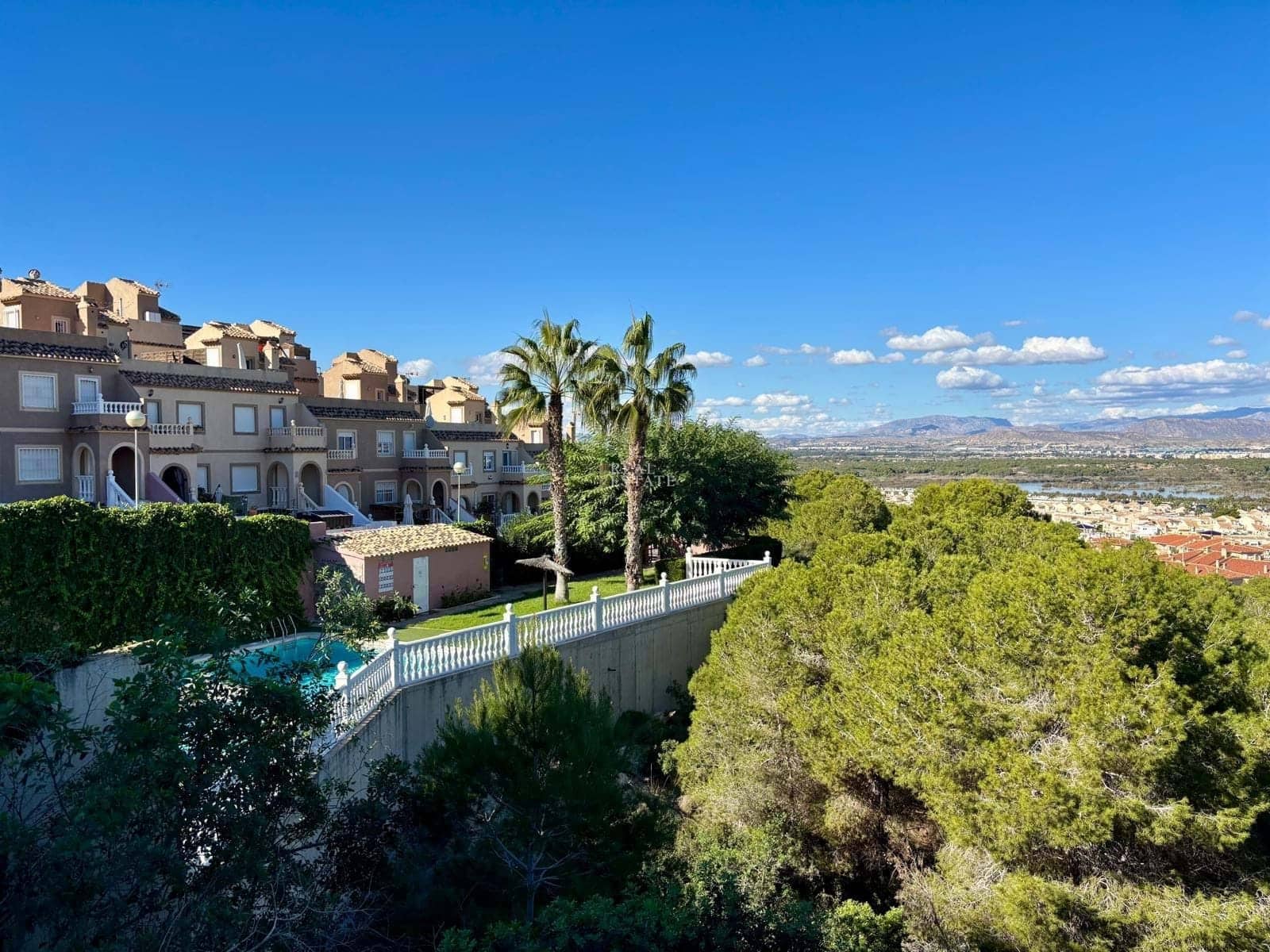 3 bedroom Bungalow for sale in Santa Pola with pool - € 235,000 (Ref: 9405810)