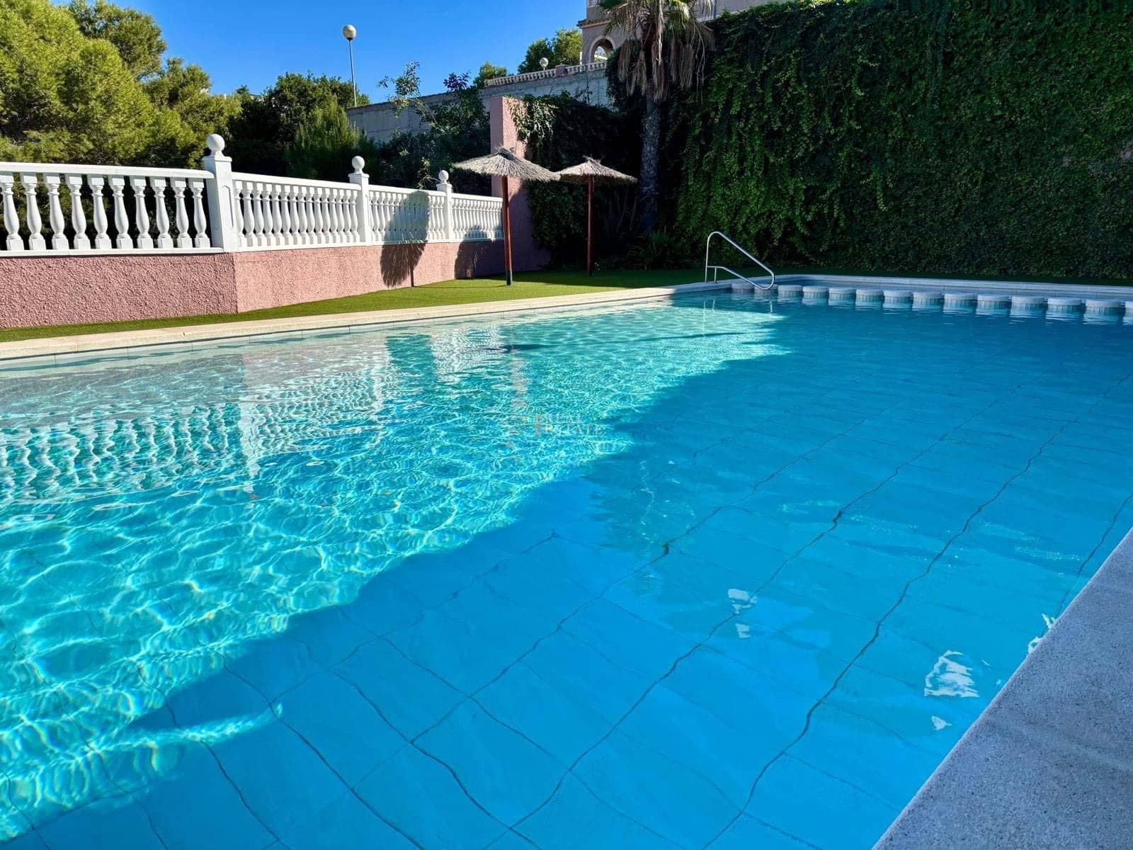 3 bedroom Bungalow for sale in Santa Pola with pool - € 235,000 (Ref: 9405810)