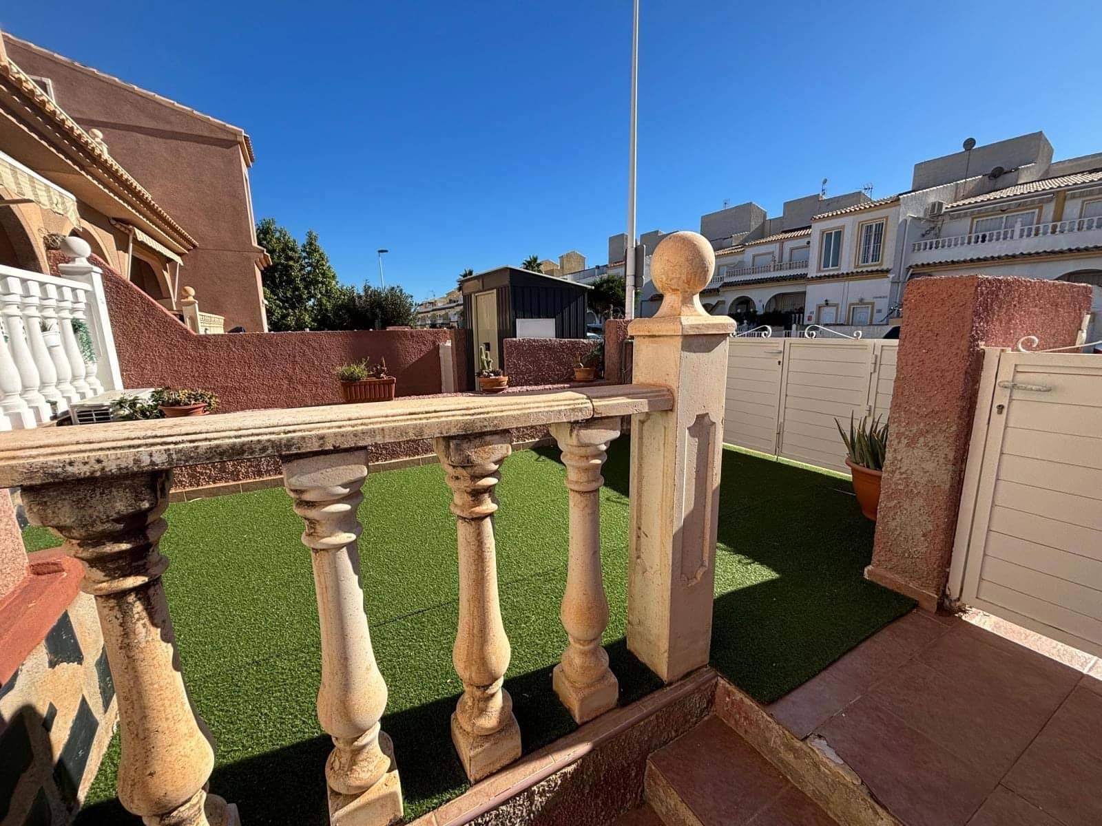 3 bedroom Bungalow for sale in Santa Pola with pool - € 235,000 (Ref: 9405810)