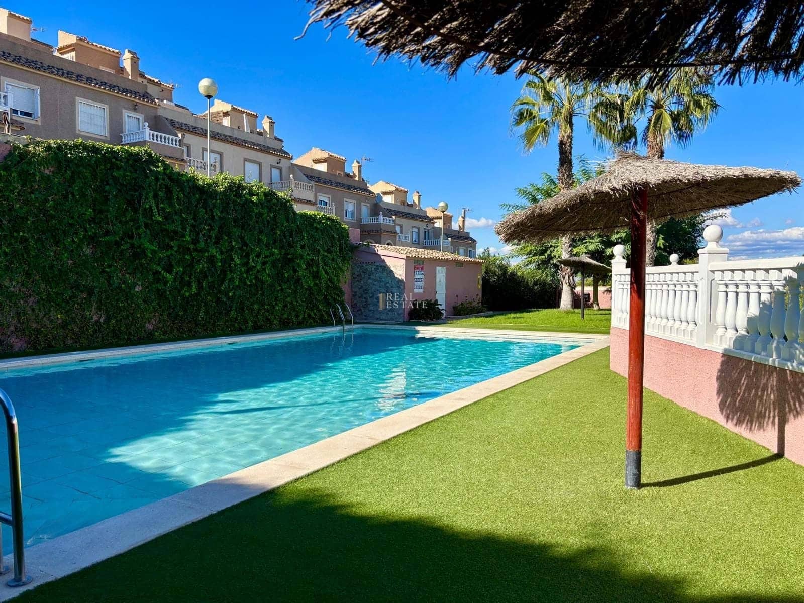 3 bedroom Bungalow for sale in Santa Pola with pool - € 235,000 (Ref: 9405810)