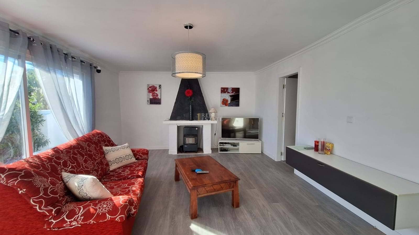 2 bedroom Villa for sale in Denia with garage - € 280,000 (Ref: 9405811)