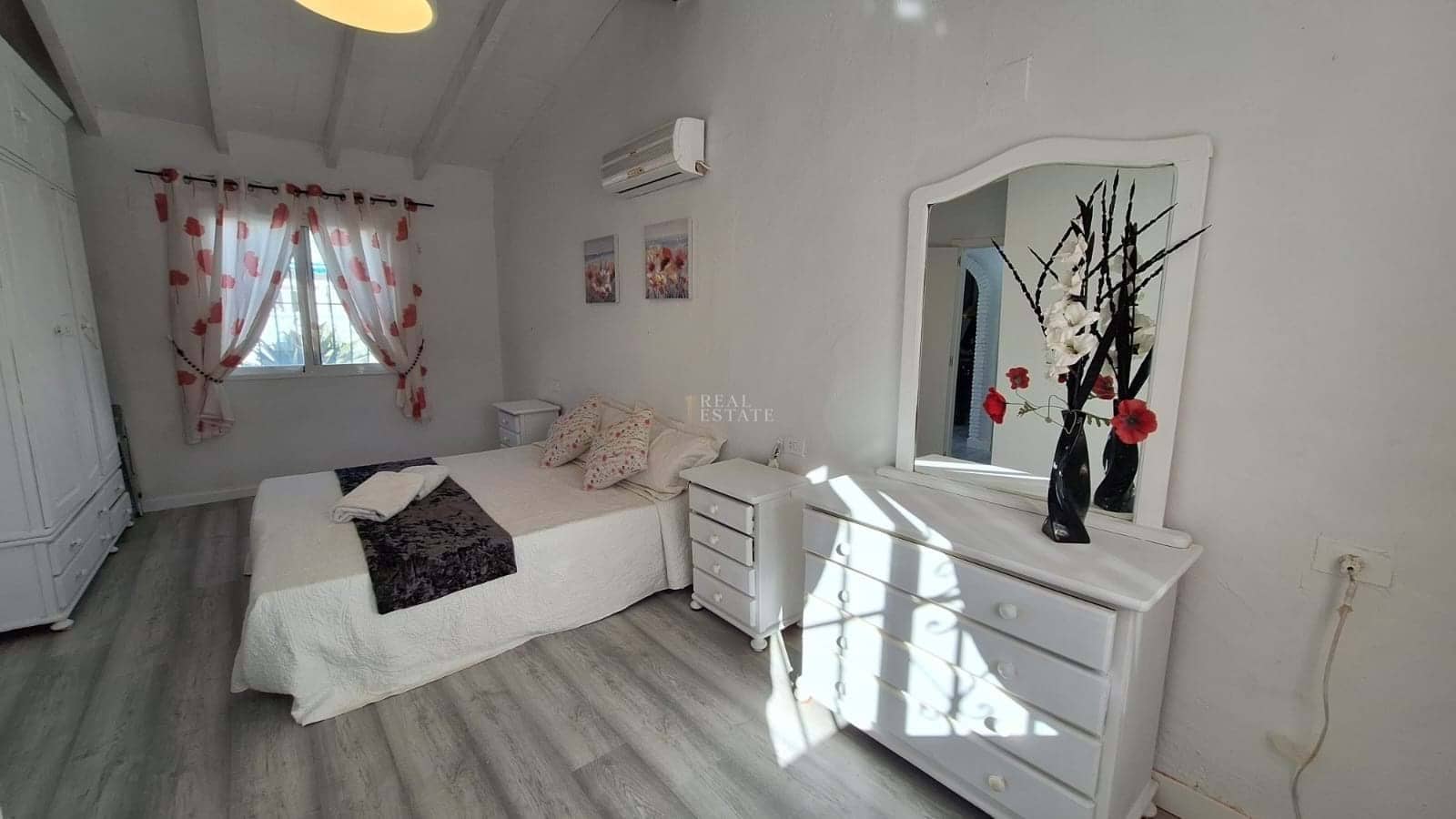 2 bedroom Villa for sale in Denia with garage - € 280,000 (Ref: 9405811)
