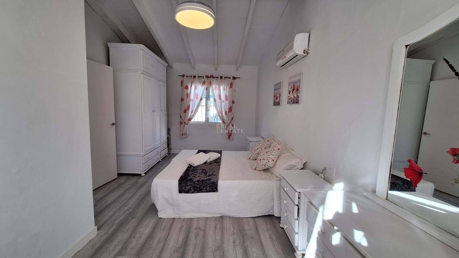 2 bedroom Villa for sale in Denia with garage - € 280,000 (Ref: 9405811)