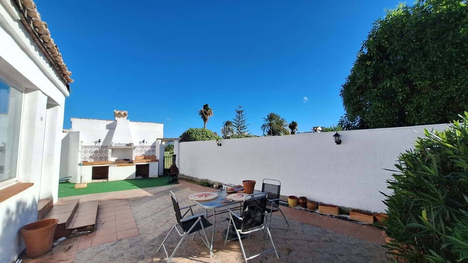 2 bedroom Villa for sale in Denia with garage - € 280,000 (Ref: 9405811)
