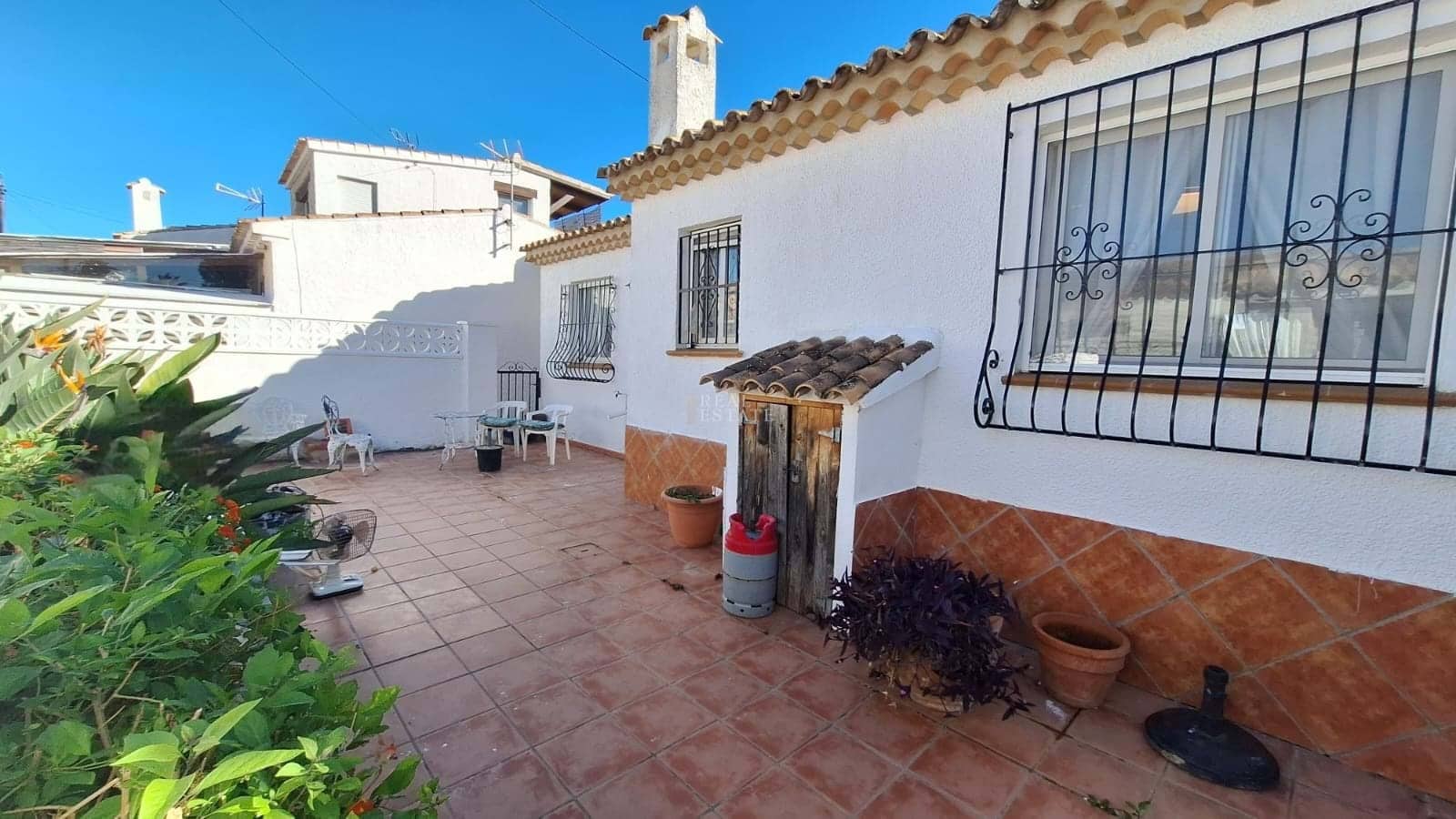 2 bedroom Villa for sale in Denia with garage - € 280,000 (Ref: 9405811)