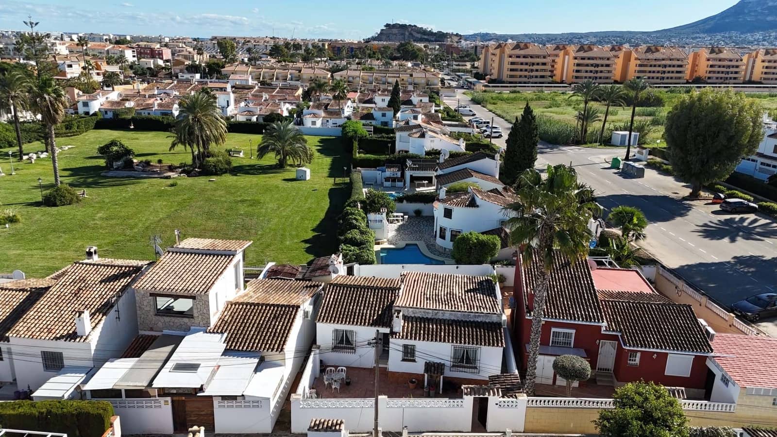 2 bedroom Villa for sale in Denia with garage - € 280,000 (Ref: 9405811)