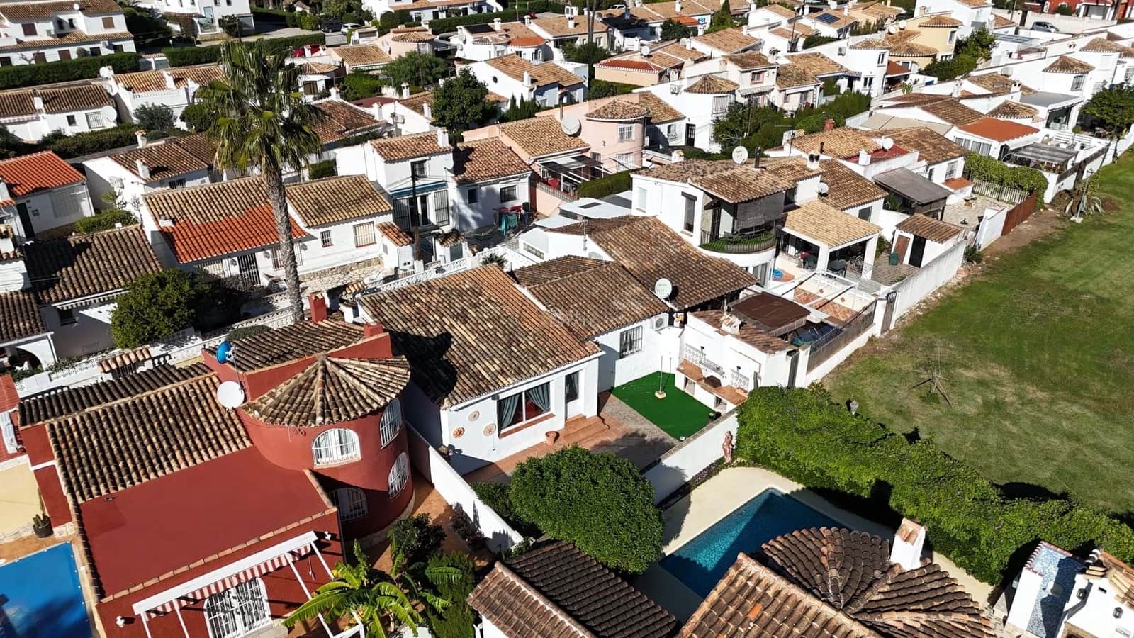 2 bedroom Villa for sale in Denia with garage - € 280,000 (Ref: 9405811)