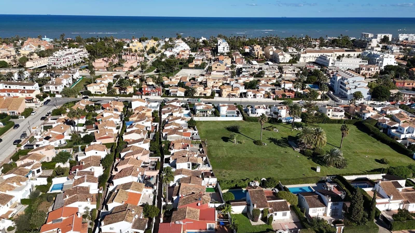 2 bedroom Villa for sale in Denia with garage - € 280,000 (Ref: 9405811)