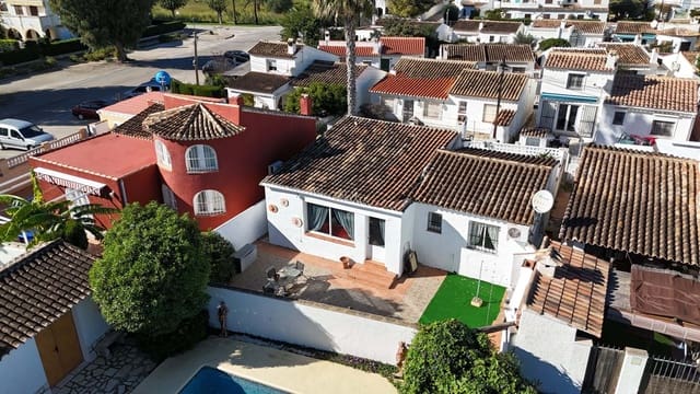2 soveværelse Villa til salg i Dénia med garage - € 280.000 (Ref: 9405811)