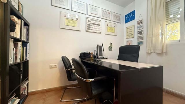 4 sovrum Semi-fristående Villa till salu i Molina de Segura med garage - 225 000 € (Ref: 9415071)