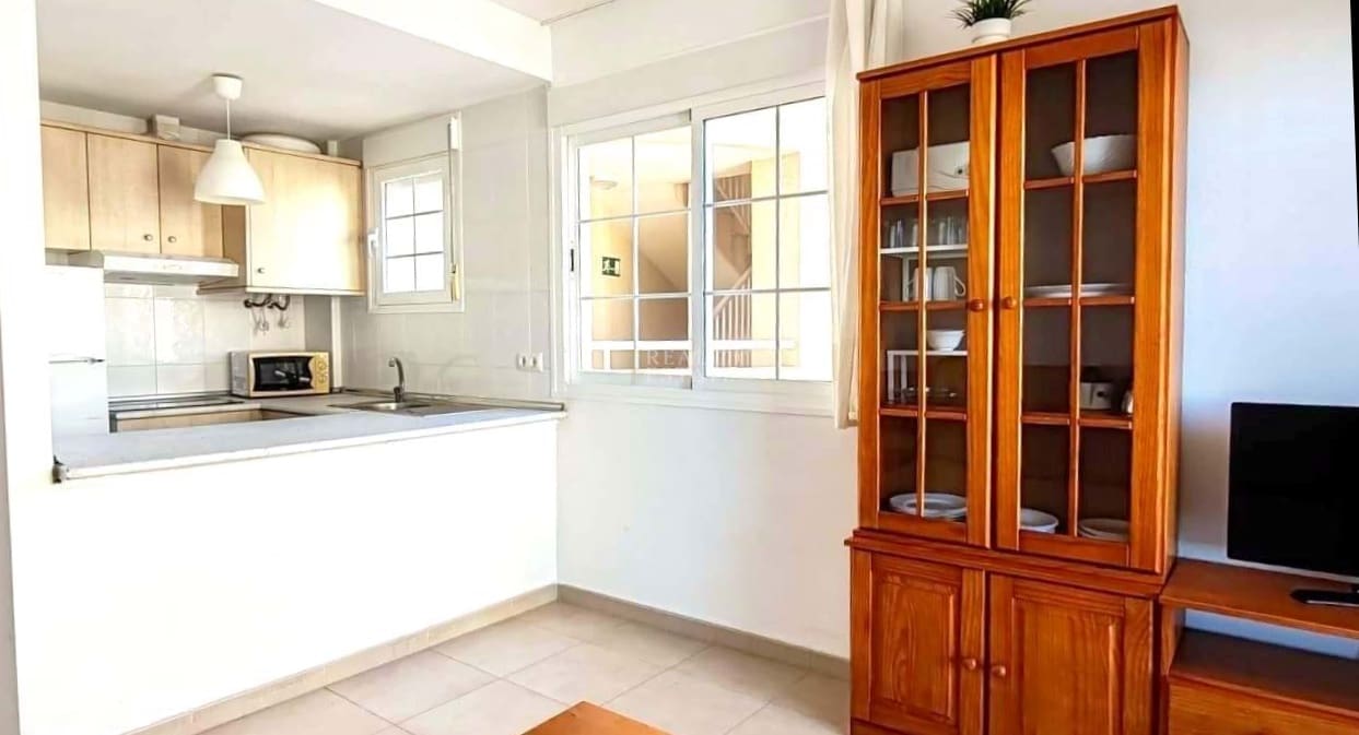 1 bedroom Apartment for sale in La Manga del Mar Menor with pool garage - € 110,000 (Ref: 9425835)