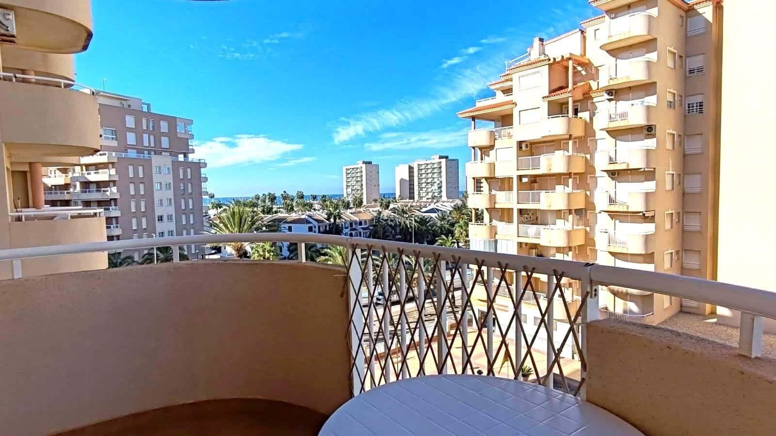 1 bedroom Apartment for sale in La Manga del Mar Menor with pool garage - € 110,000 (Ref: 9425835)