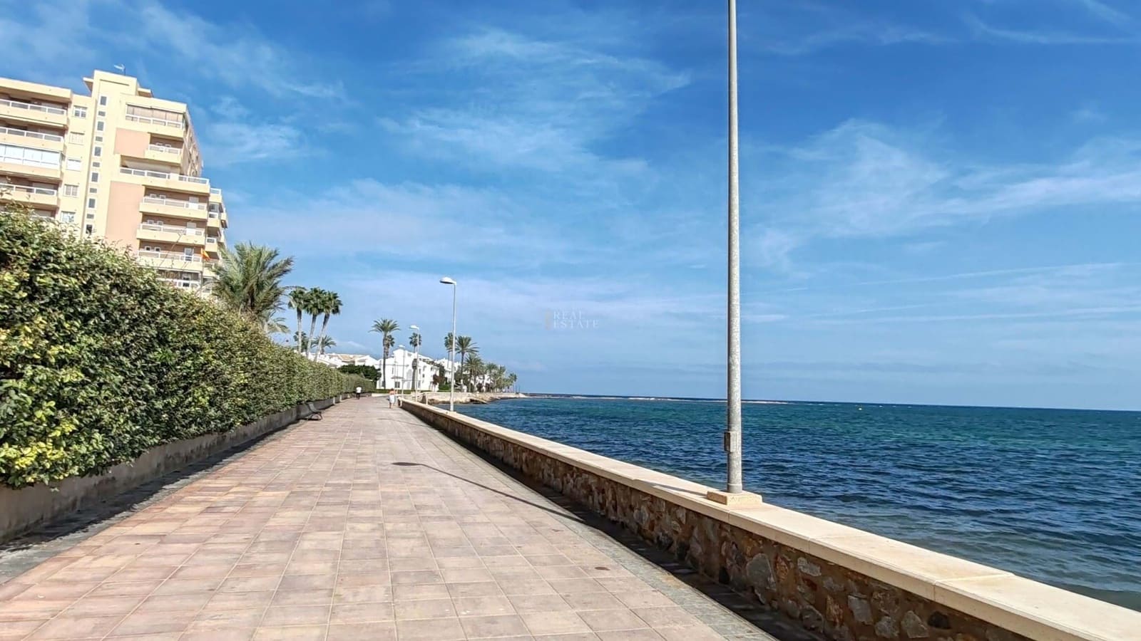 1 bedroom Apartment for sale in La Manga del Mar Menor with pool garage - € 110,000 (Ref: 9425835)