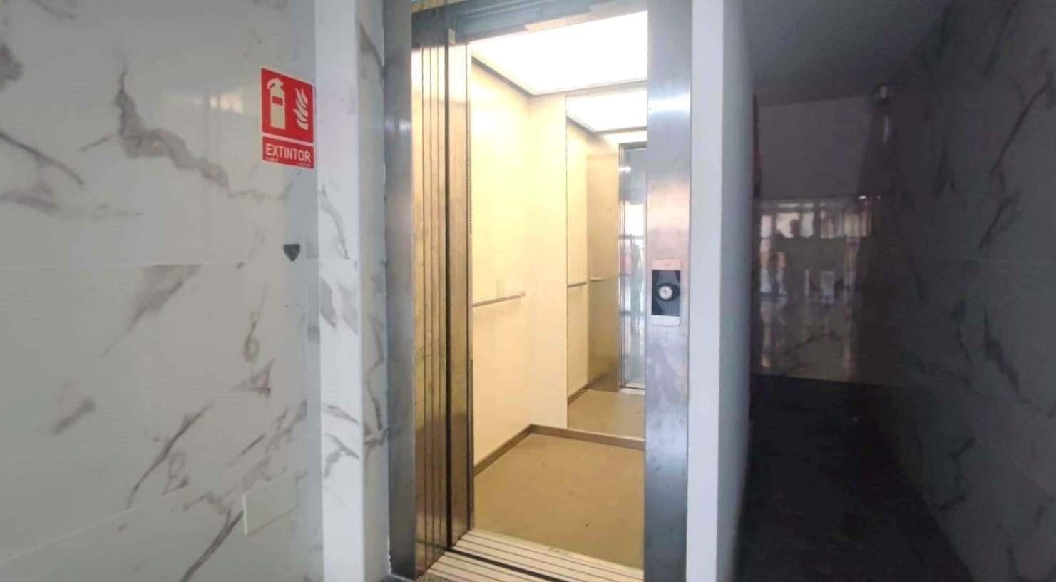 Apartamento de 2 habitaciones en La Manga del Mar Menor en venta con garaje - 212.900 € (Ref: 9426275)